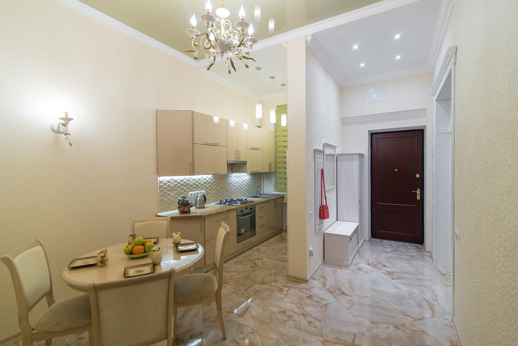 Vip Apartment In The Very Center Of Odessa With Sea View Екстериор снимка